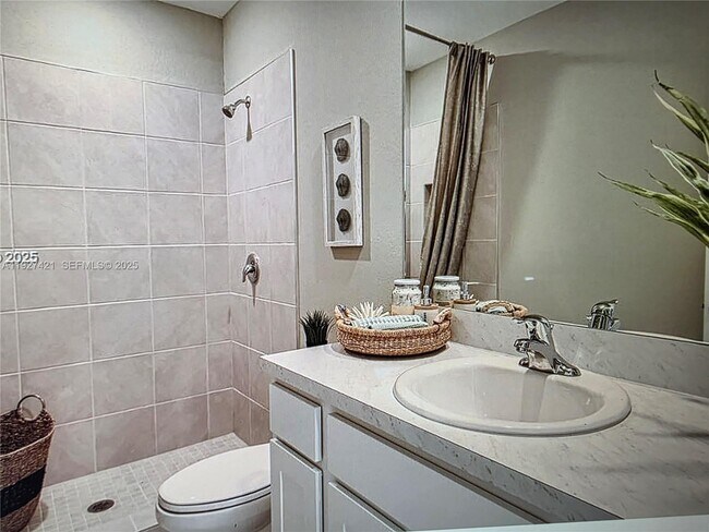 Building Photo - 261 NE 16th St