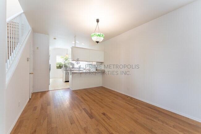 Building Photo - 9808 NE 130th Pl
