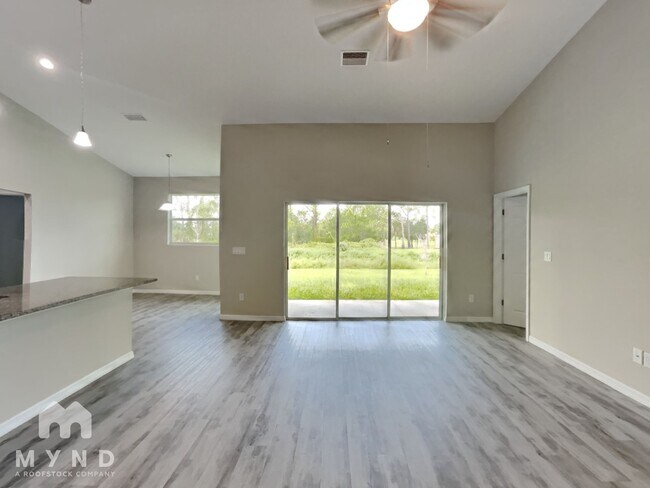 Building Photo - 7429 W Cameo Cir