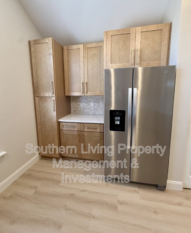 Building Photo - 8811 Roseton Ln