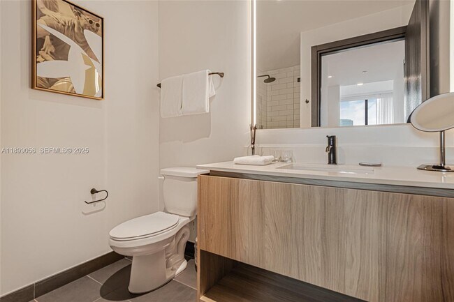 Building Photo - 398 NE 5th St