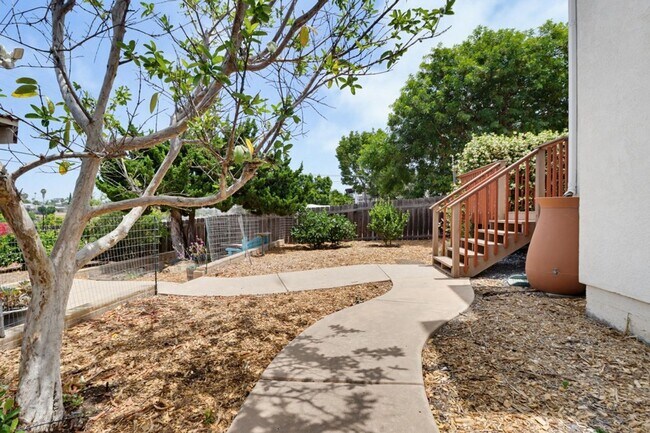 Building Photo - Beautifully Maintained Home in La Mesa — 3 Bed / 2 Bath | 1,600 Sq Ft