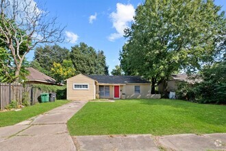 Building Photo - 6107 Willow Glen Dr