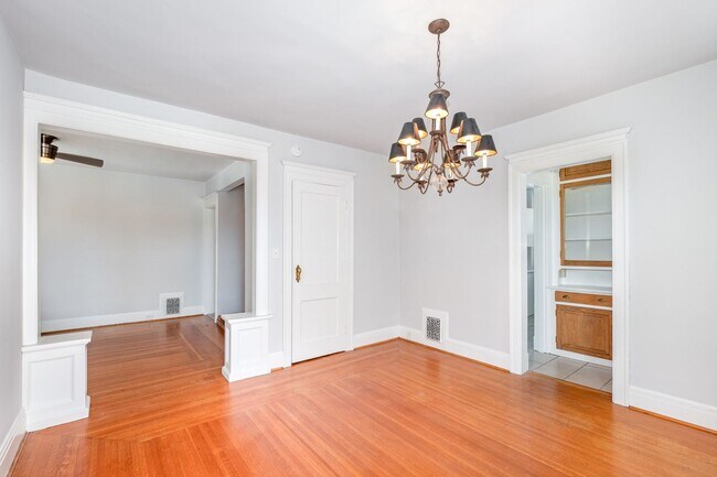 Building Photo - Modern Comfort Meets Prime Oakley Living –...