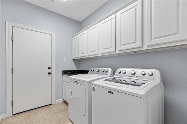 Building Photo - 8312 Jancy Dr