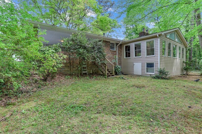 Building Photo - Prestigious Dunwoody Georgia