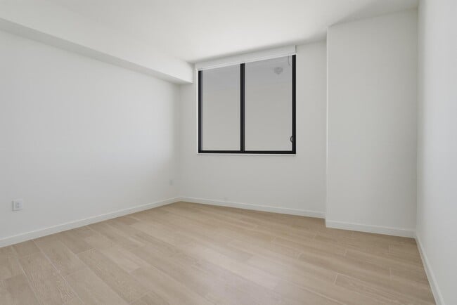 Building Photo - 1400 Biscayne Blvd