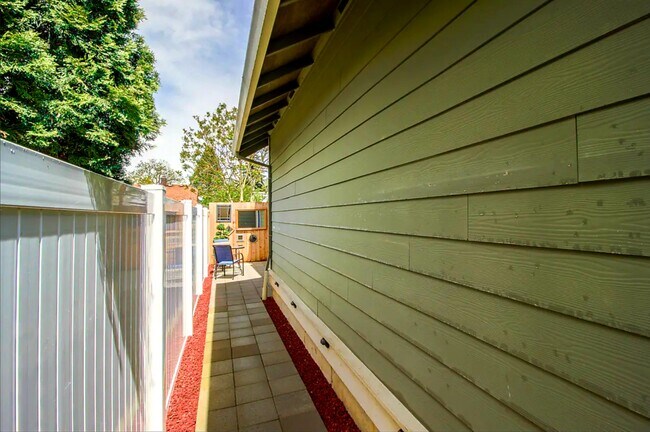 Building Photo - 6625 Amherst N St