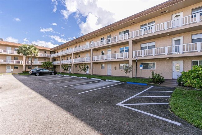 Building Photo - 608 SW Natura Blvd