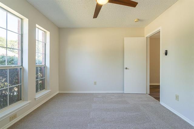 Building Photo - 2507 Meadowview Dr