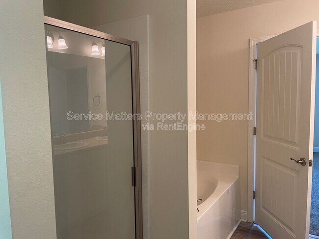 Building Photo - 4170 Roosevelt Way