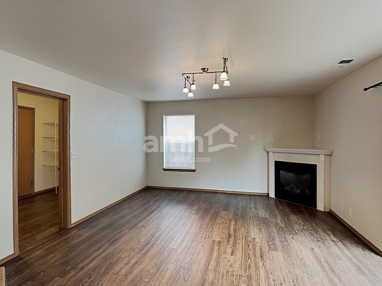 Building Photo - 18126 96th Ave E