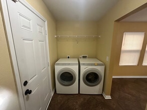 Building Photo - 136 Dormont Dr NE