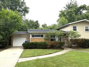 Building Photo - 146 Millbrook Ln