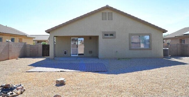 Building Photo - Charming home is San Lucas