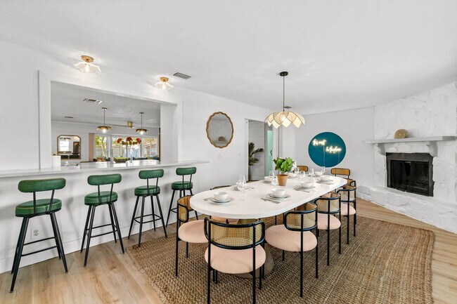 Building Photo - 12263 90th Ave