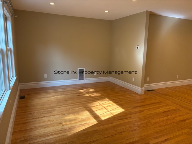 Building Photo - 27-29 Elmway Street