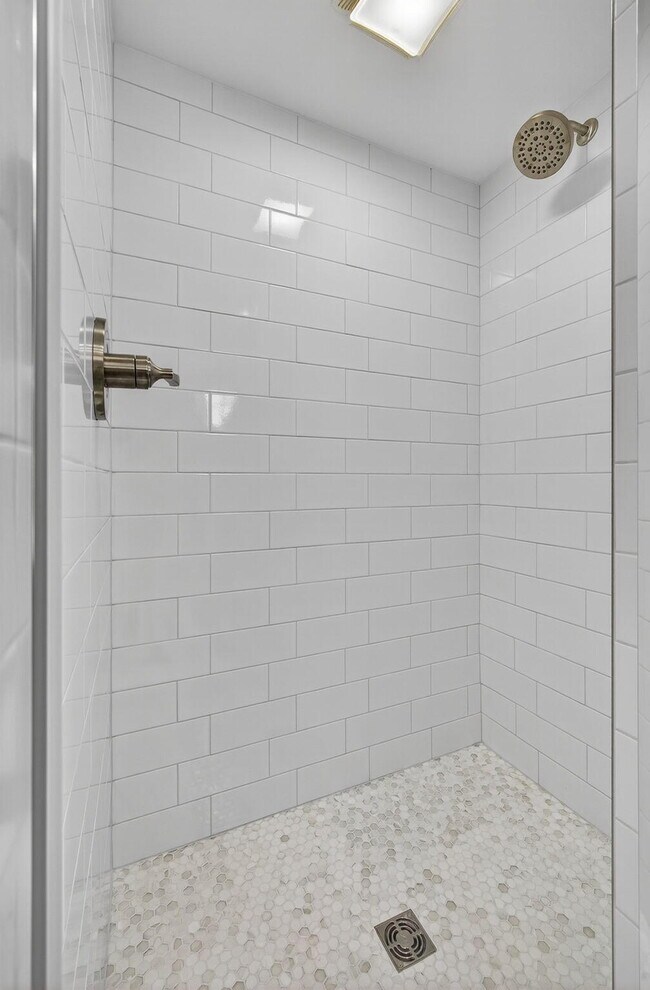 Building Photo - 246 Seabreeze Cir