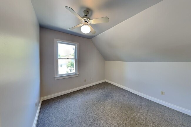 Building Photo - 2620js