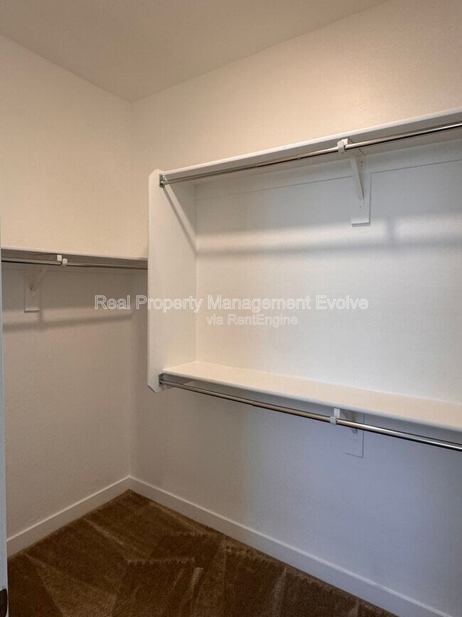 Building Photo - 15811 N 74th Ln