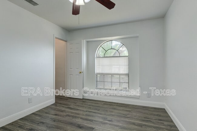 Building Photo - 514 Freiling