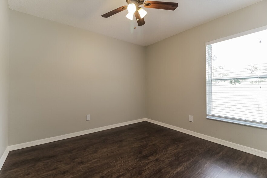 Building Photo - 70 Pine Arbor Dr