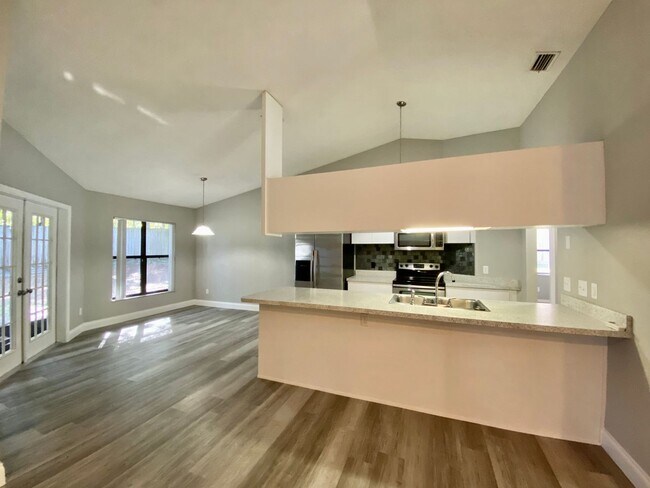 Building Photo - Three bedroom two bathroom Inverness Highlands Home