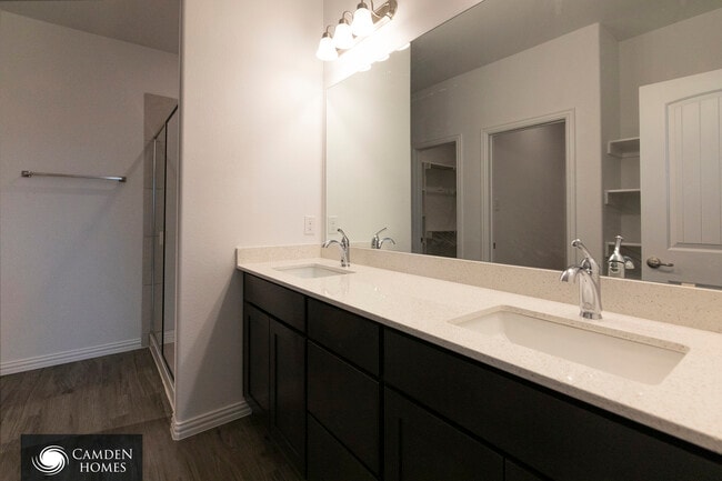Building Photo - 6533 Rd 5503