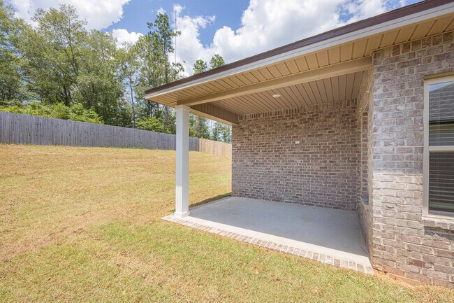 Building Photo - 31543 Lyon Rd