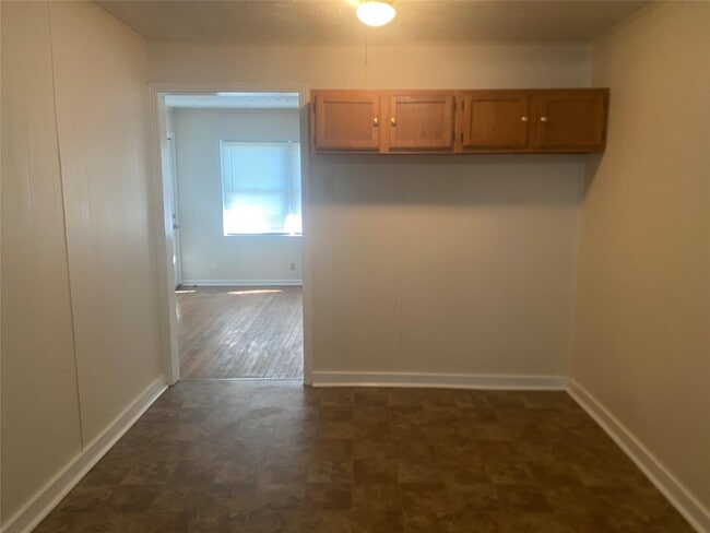 Building Photo - 1021 Nottingham Dr