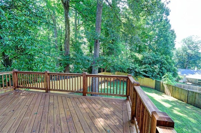 Building Photo - 4985 Crowe Dr SE