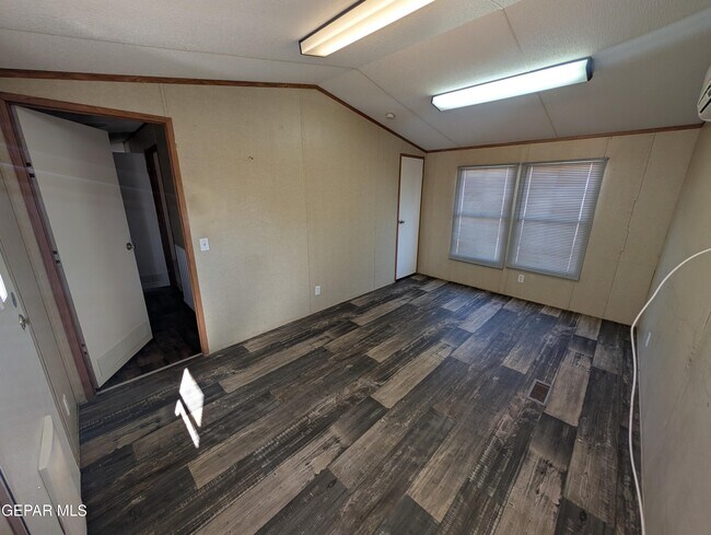 Building Photo - 1052 Macadamia Cir