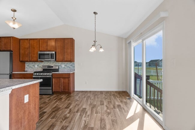 Building Photo - Charming 3-Bedroom Home