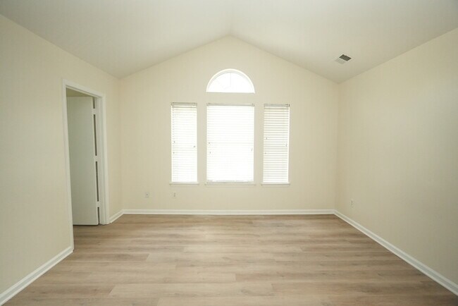 Building Photo - Newly renovated home in South Charlotte!