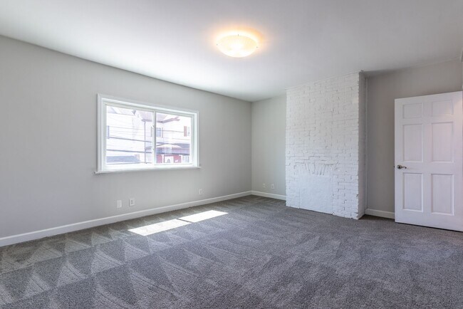 Building Photo - Available NOW  - Updated South Side Slopes Gem | Private Decks + Off-Street Parking