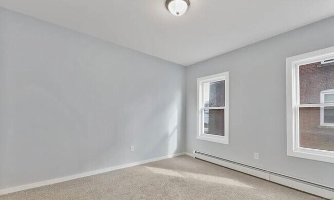 Building Photo - 213 Westland St