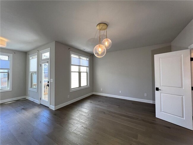 Building Photo - 4353 Parkside Pl