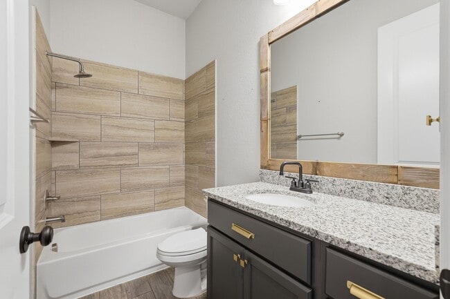 Building Photo - 103 Boarsmen Ct