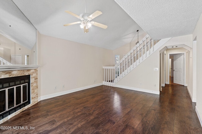 Building Photo - 9960 Moorings Dr