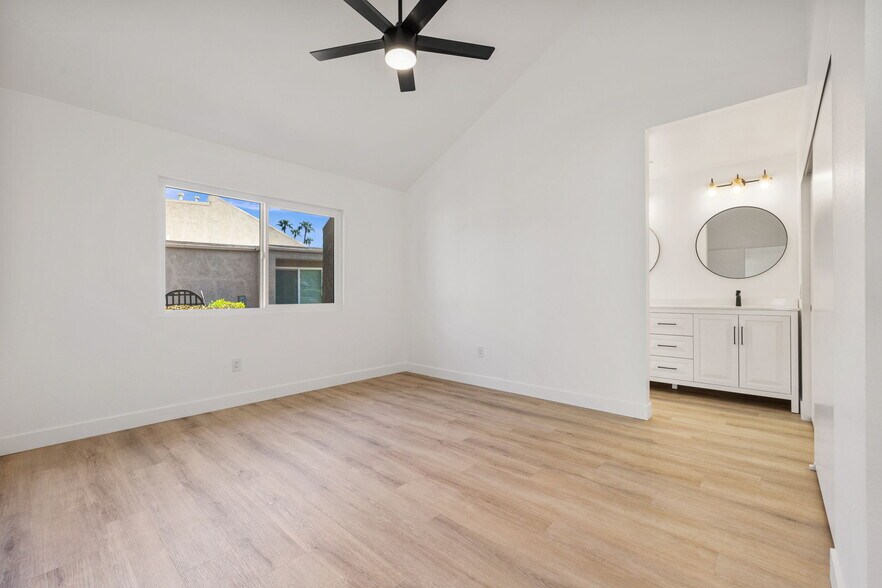 Building Photo - 74930 San Simeon Dr