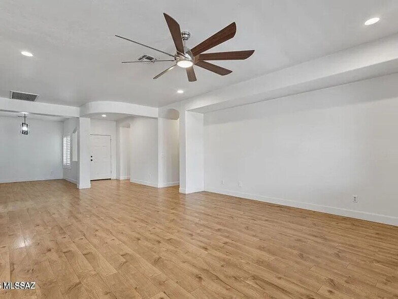 Building Photo - 15205 S Avenida Rancho Sereno