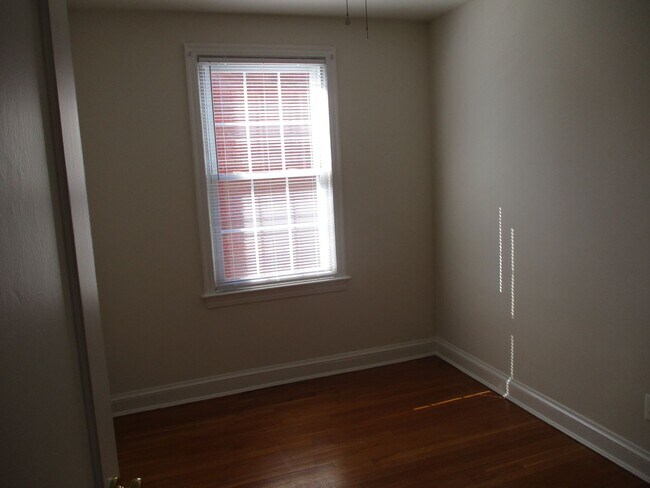 Building Photo - 0573 - Stergiou