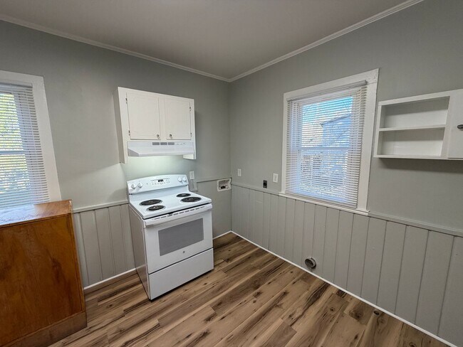 Building Photo - Statesville Downtown - 1BD / 1BA