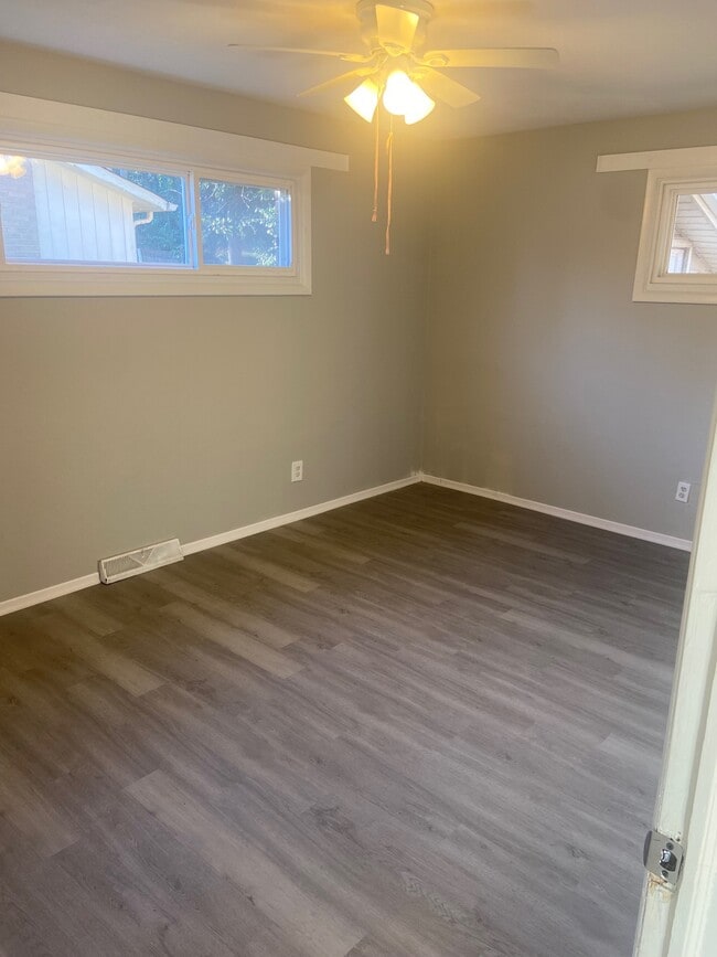 Building Photo - 526 Blendwood Dr