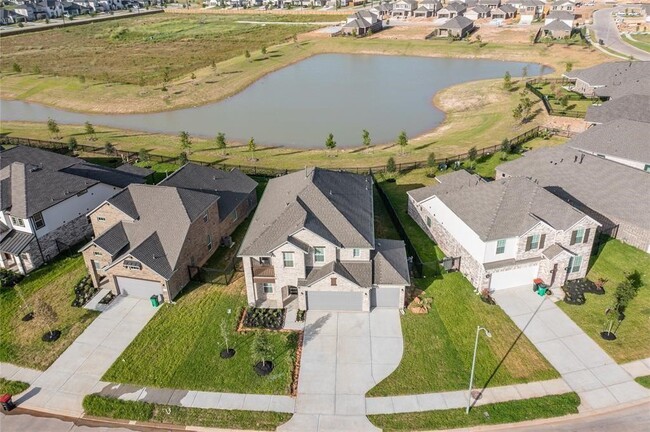Building Photo - 550 Long Beach Bay Dr