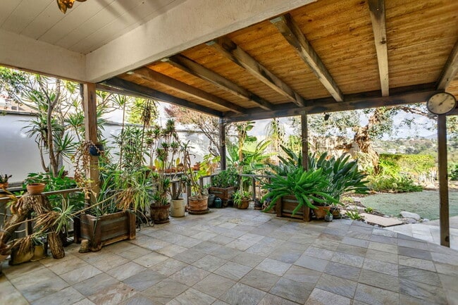 Building Photo - 4865 Lucille Pl