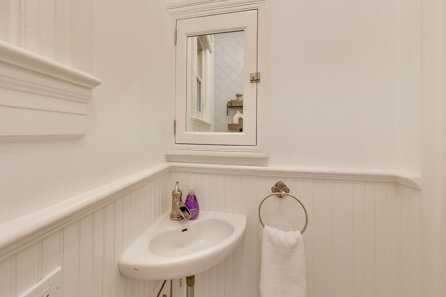 Building Photo - 2274 Fulton St