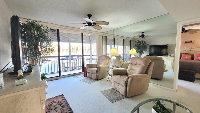 Building Photo - 2401 Marina Isle Way