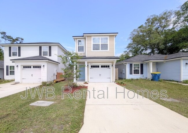 Building Photo - 9027 Cocoa Ave