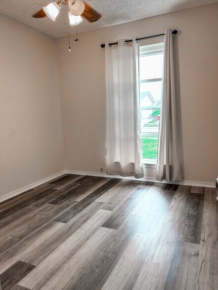 Building Photo - 2704 Sieglinde Ct